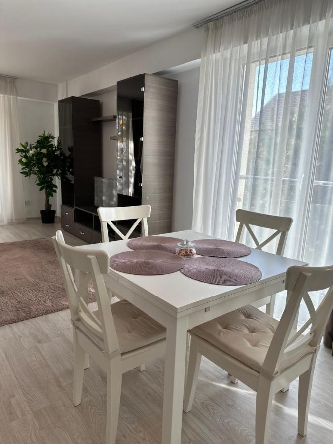 Fly Airport Residences & Therme-Self Check-In Otopeni Eksteriør bilde