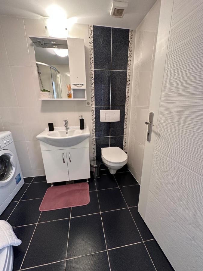 Fly Airport Residences & Therme-Self Check-In Otopeni Eksteriør bilde