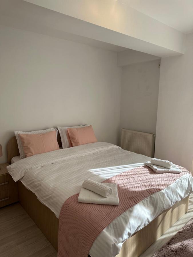 Fly Airport Residences & Therme-Self Check-In Otopeni Eksteriør bilde