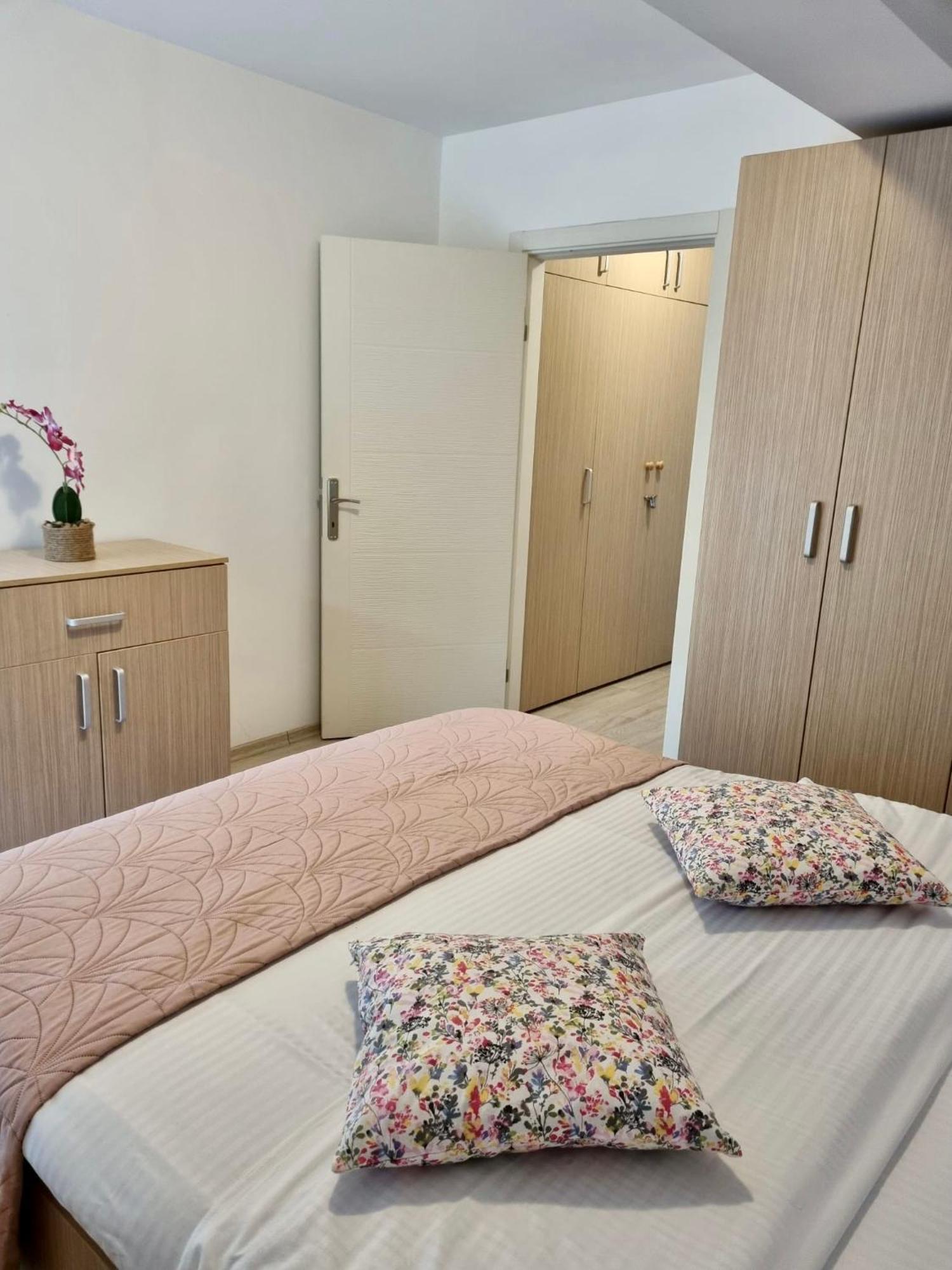 Fly Airport Residences & Therme-Self Check-In Otopeni Eksteriør bilde